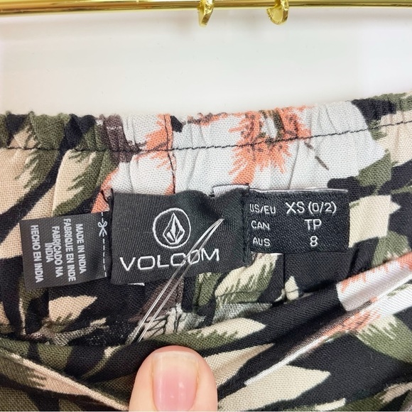 VOLCOM Womens Coco Beach Black Floral Wide Leg Pants Pull On High Waisted 0/2 - Picture 5 of 10